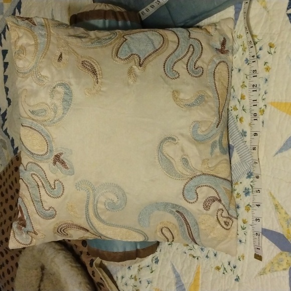 💕HP💕ACCESSORY PILLOW AND SHAM SET - Picture 4 of 7